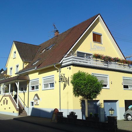 Landgasthaus Loewen Mit Gaestehaus Holzhausen  Exterior foto