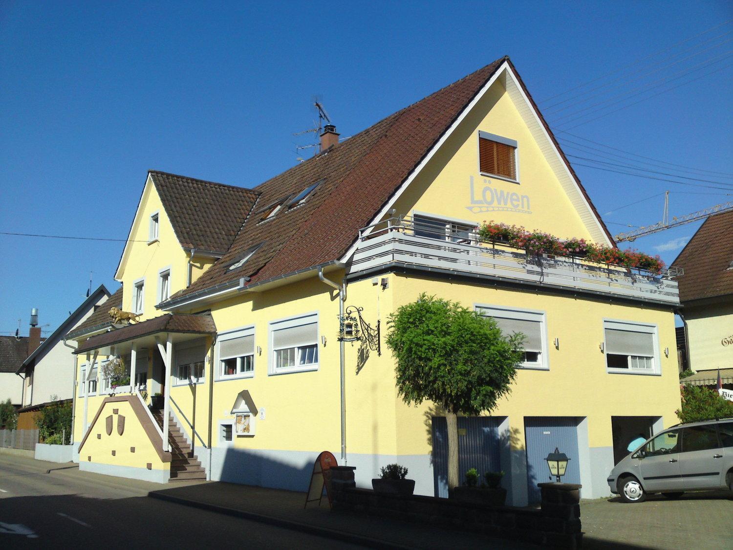 Landgasthaus Loewen Mit Gaestehaus Holzhausen  Exterior foto